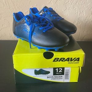 Boys NIB Brava Racer soccer cleats